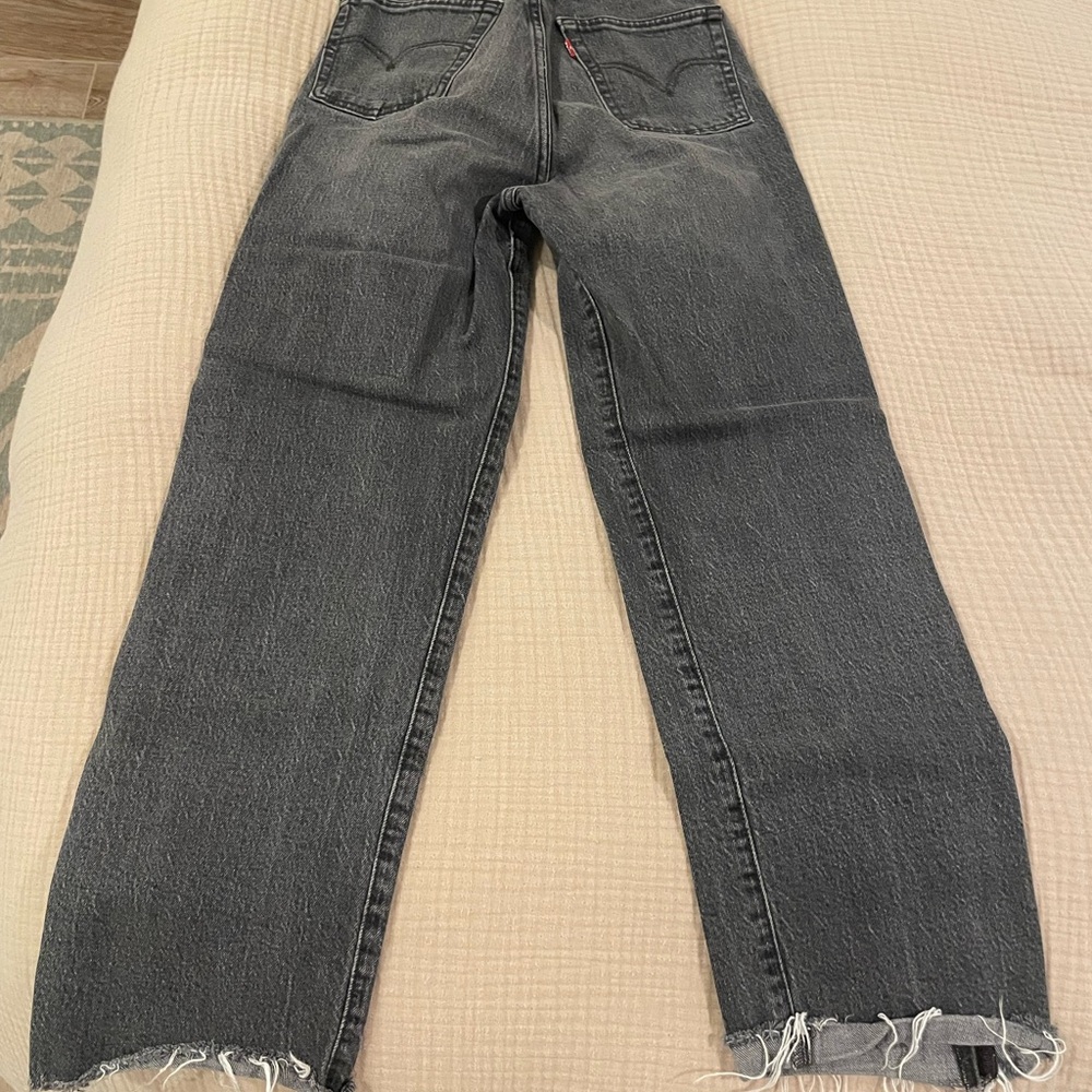 Levi’s High Rise Ribcage Jeans - Picture 3 of 3